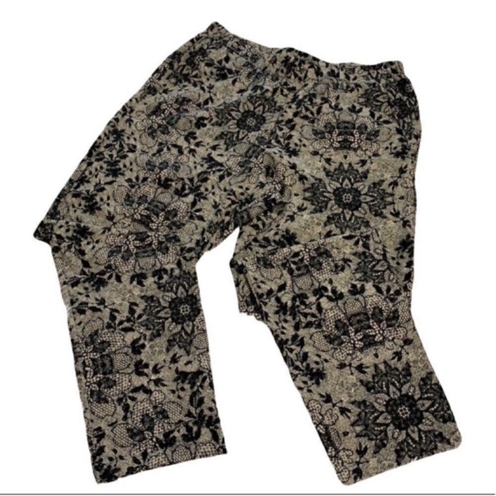 Disney Cream & Black Alice Dress Pants(Size 12)